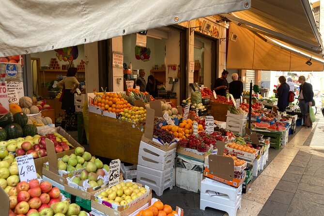 1 Hour Tour: Market and Street Food - the best of Parma - Via Copelli and the final taste of Parma ham