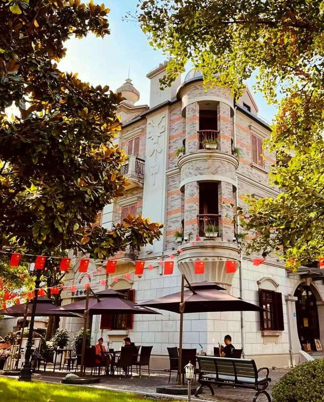 3-Hour Shanghai Street Food Tasting & Old Town Private Tour - Moving from back streets to the Old Town bazaar