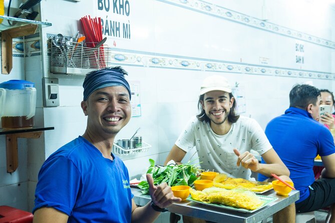 3 Hours Cycling Street Food Night Ride in Ho Chi Minh City - District 10 and the Social Side of Food