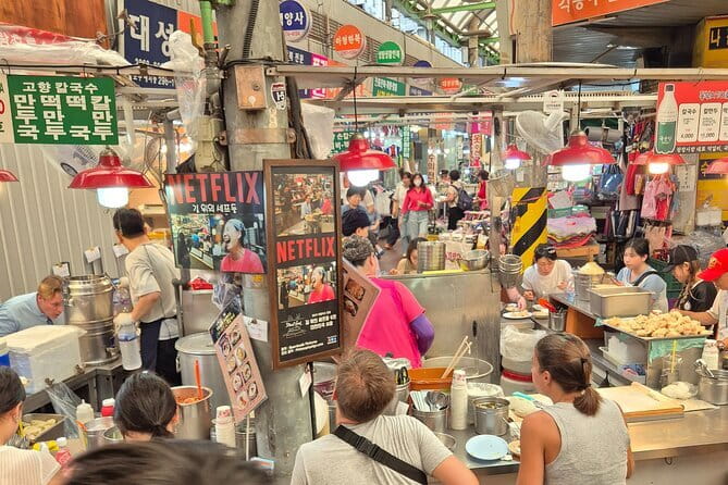 4 Hours UNESCO Palace and Street Food Tour in Seoul - Key points at a glance