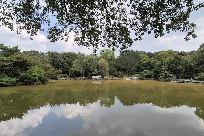 4 Hours UNESCO Palace and Street Food Tour in Seoul - Is $60 a fair price?