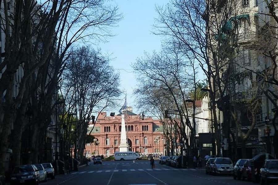 5hs Small Group City Tour of Buenos Aires with Street Food - Teatro Colón and Retiro from the road