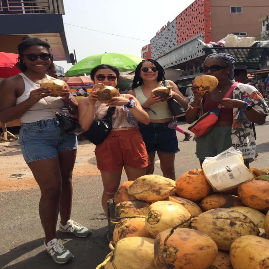 Accra Street Food Tour: Makola Market Tour With Full Lunch - Makola Market: one hour of food, movement, and choice