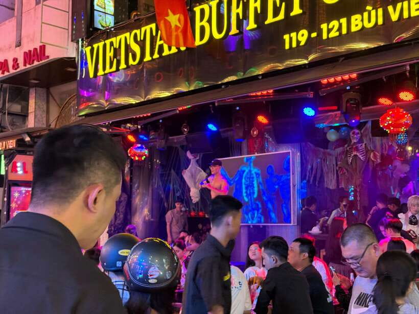 Acoustics Live Music And Saigon Night Life Street Food Tour - An Evening That Mixes Food, Alleys, and Music