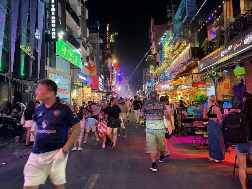 Acoustics Live Music And Saigon Night Life Street Food Tour - Food Allergies, Vegan Choices, and Custom Requests