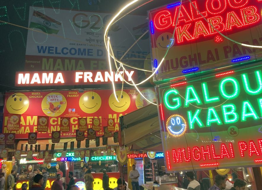 Agra: Sadar Bazar Food Market Night Walking Tour by Tuk-Tuk - Walking into Sadar Bazar after sunset