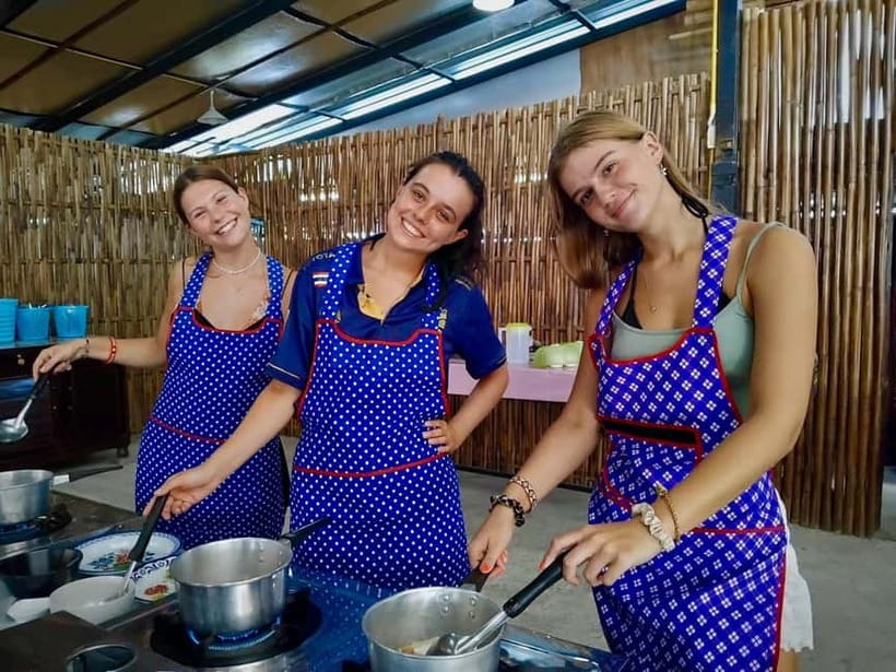 Ao Nang: Hands-on Learn to Cook 3 Popular Thai's street food - Choosing soup, main dish, and salad