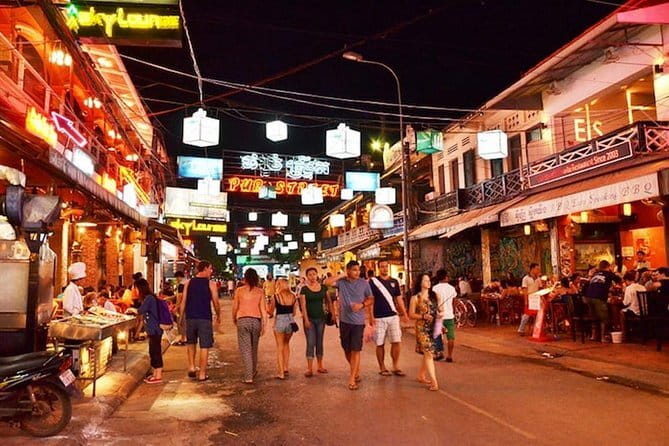 Apsara Show Dinner and Night Market Pub street - Why the private format helps