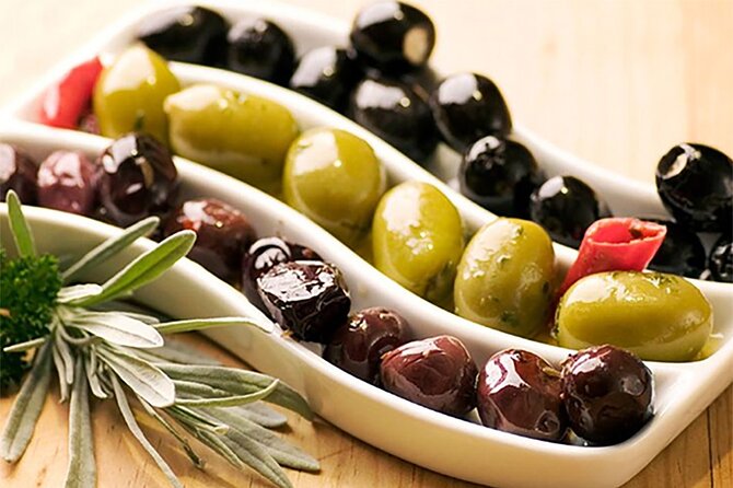 Athens Street Food Markets and Hidden Gems Experience - Who should book this experience?