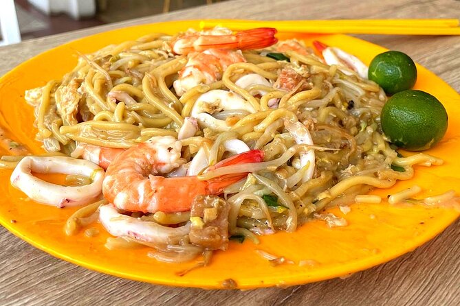 Authentic Singapore Street Food Tour - Starting at Maxwell MRT and entering Chinatown