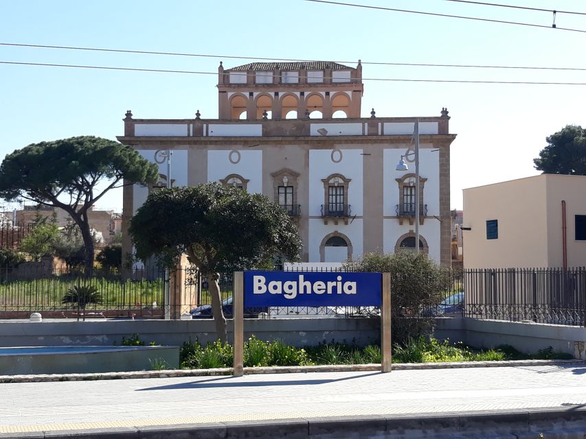 Bagheria: tour of Villa Palagonia and Street Food itinerary - Walking Corso Umberto and the old center