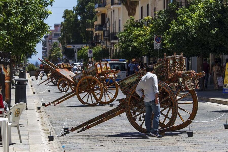Bagheria: tour of Villa Palagonia and Street Food itinerary - Timing, meeting point, and practical details