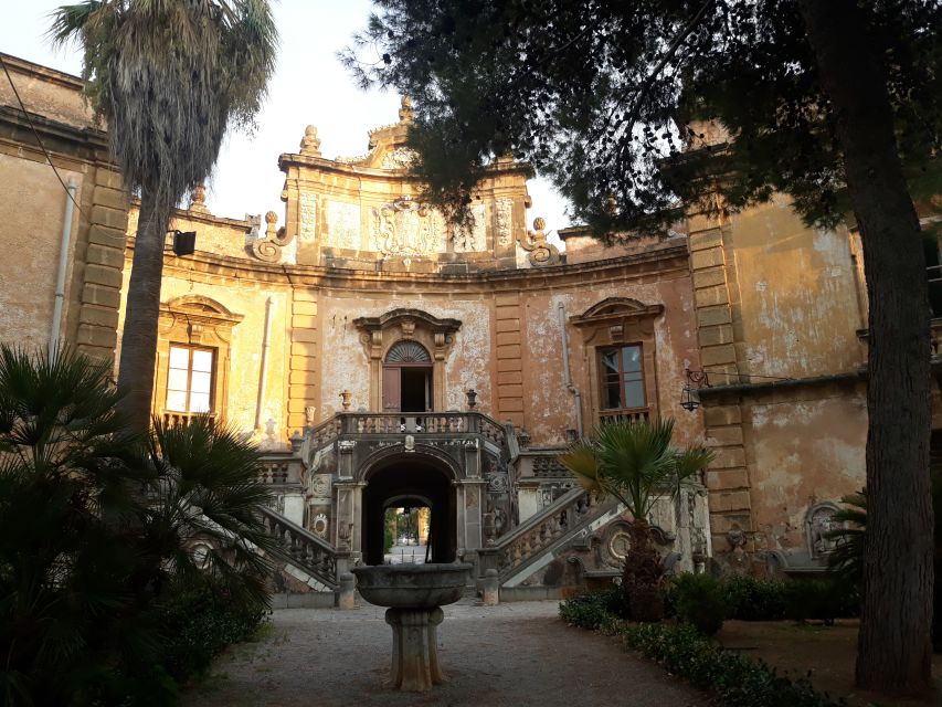 Bagheria: tour of Villa Palagonia and Street Food itinerary - Entering Villa Palagonia, the Villa of Monsters
