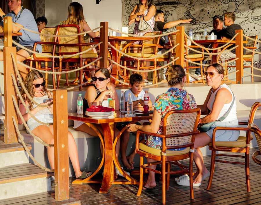 Bali: Jimbaran Seafood Market Tour with Sunset Dinner - Who should book this Jimbaran evening?