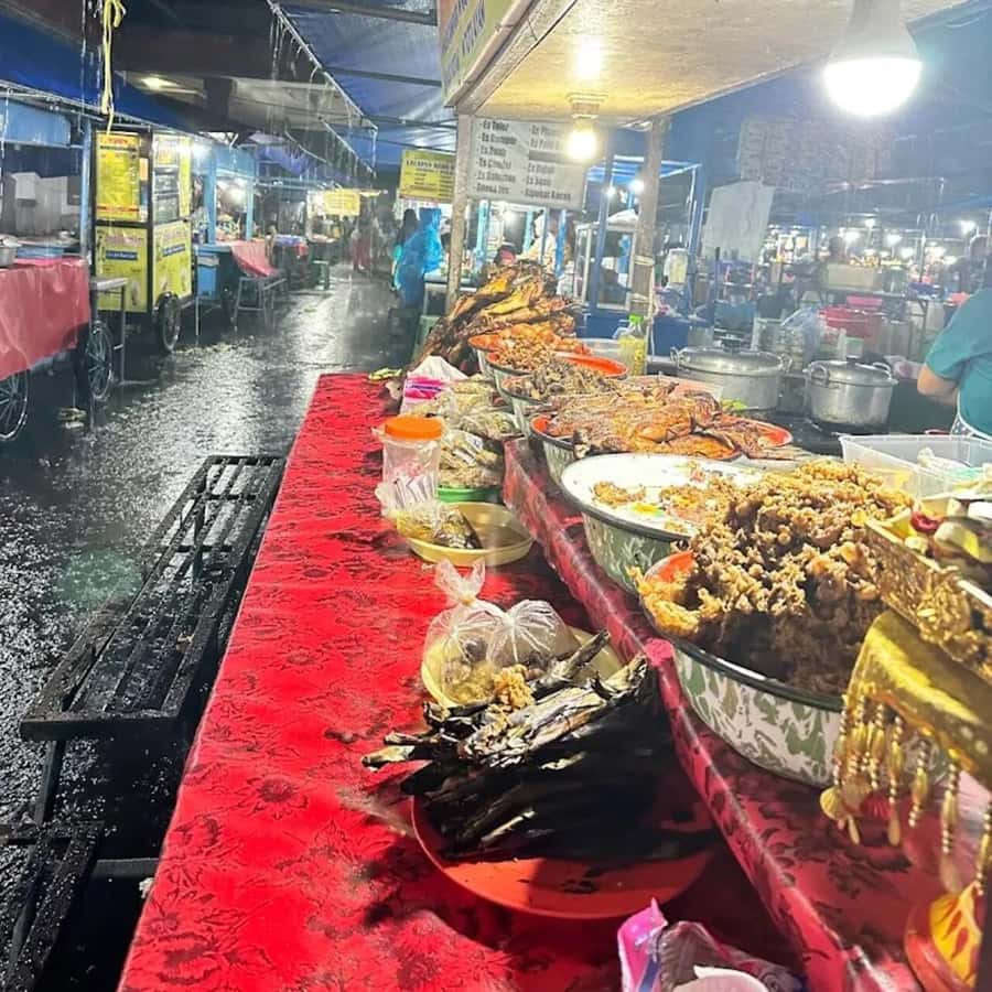 Bali: Penglipuran Village, Waterfall, and Night Market Tour - Gianyar night market and the cost of dinner