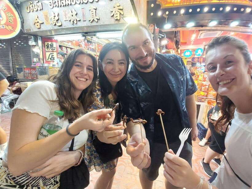 Bangkok: Chinatown Food Tour with Michelin Food Stalls - Starting at Wat Mangkon, where Chinatown begins