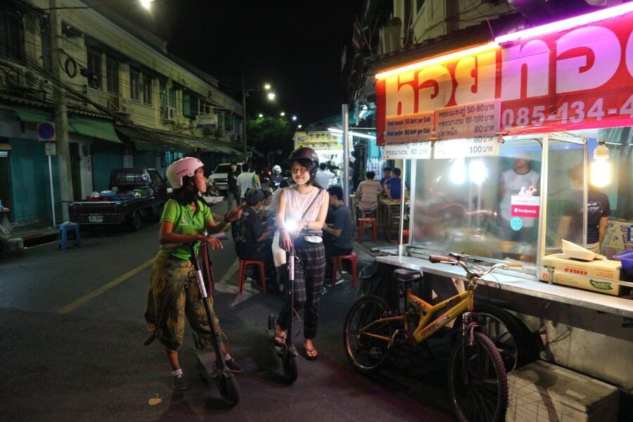 Bangkok: E-Scooter Night Tour with Local Street Food - Chinatown by e-scooter