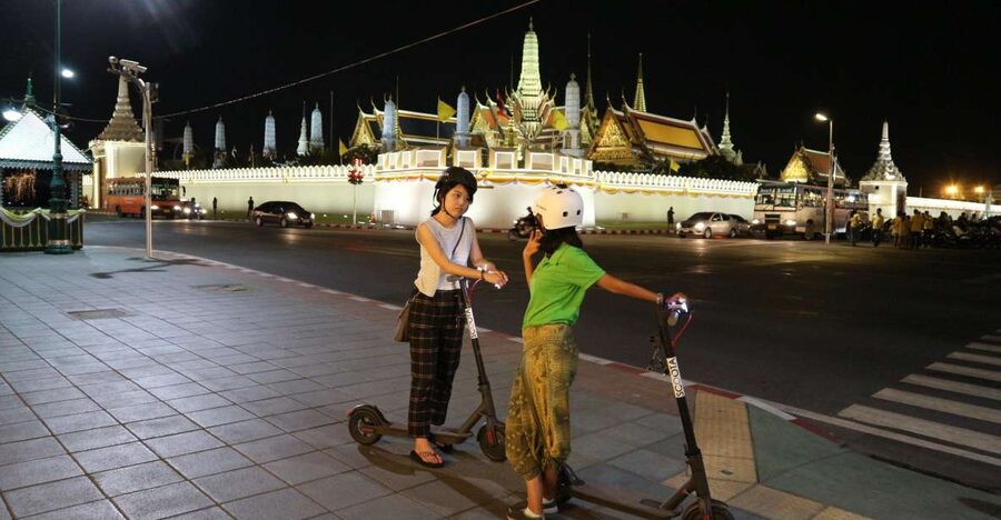 Bangkok: E-Scooter Night Tour with Local Street Food - Thonburi lanes, Santa Cruz Church, and the first taste of local Bangkok