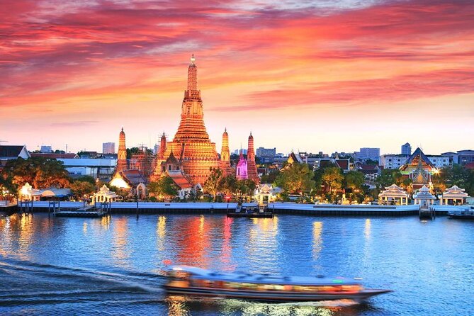 Bangkok Night Bike Tour -Hotel-pickup & Dinner - Temples, royal sights, and the view from the street