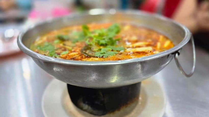 Bangkok: Street Food Tasting Tour at Night - Stop six: ending on Yaowarat Road