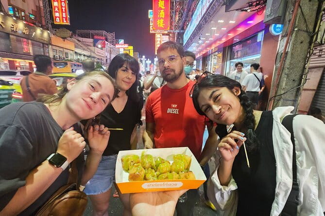Bangkok Street Food Variety Cultures Local Tasty - A 15-minute pause at the Dragon Head