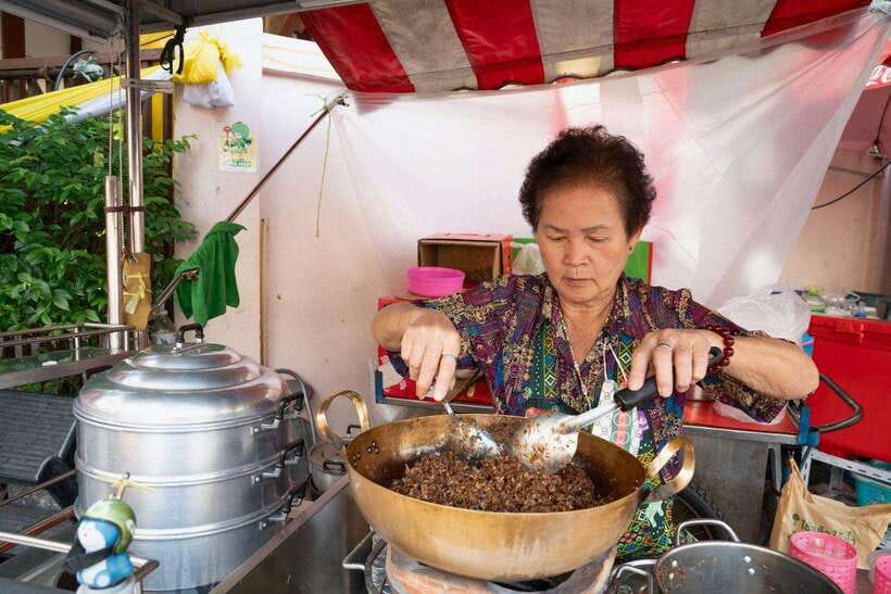 Bangkok: Talad Noi Hidden Gems & Street Food Adventure - Why Talad Noi makes a good first Bangkok walk