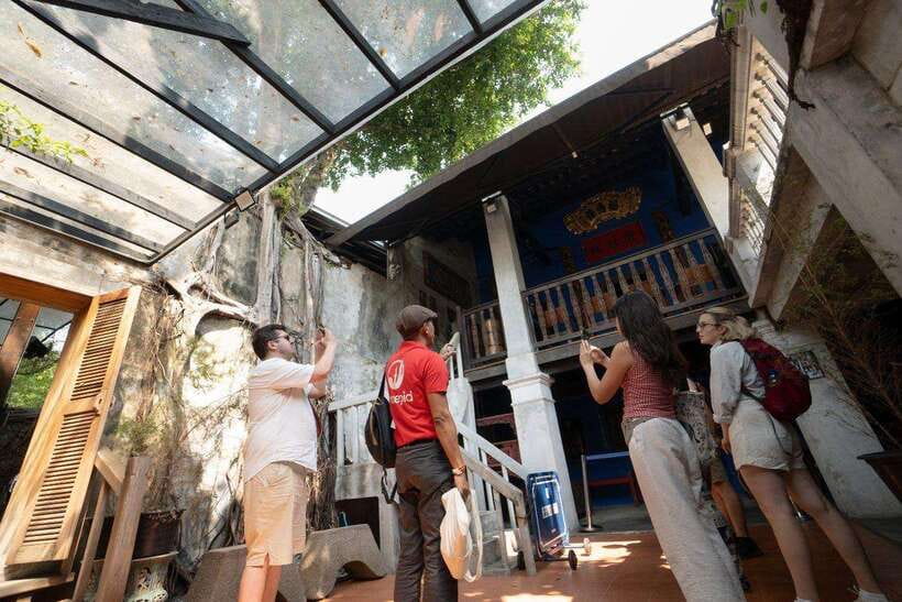 Bangkok: Talad Noi Hidden Gems & Street Food Adventure - Chinese and Thai food in small portions