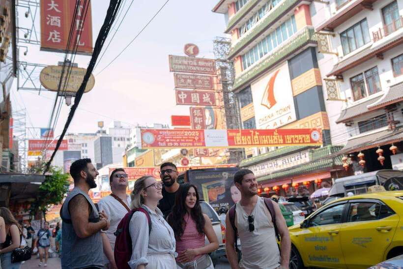 Bangkok: Talad Noi Hidden Gems & Street Food Adventure - Chow Sue Kong Shrine and detailed local design