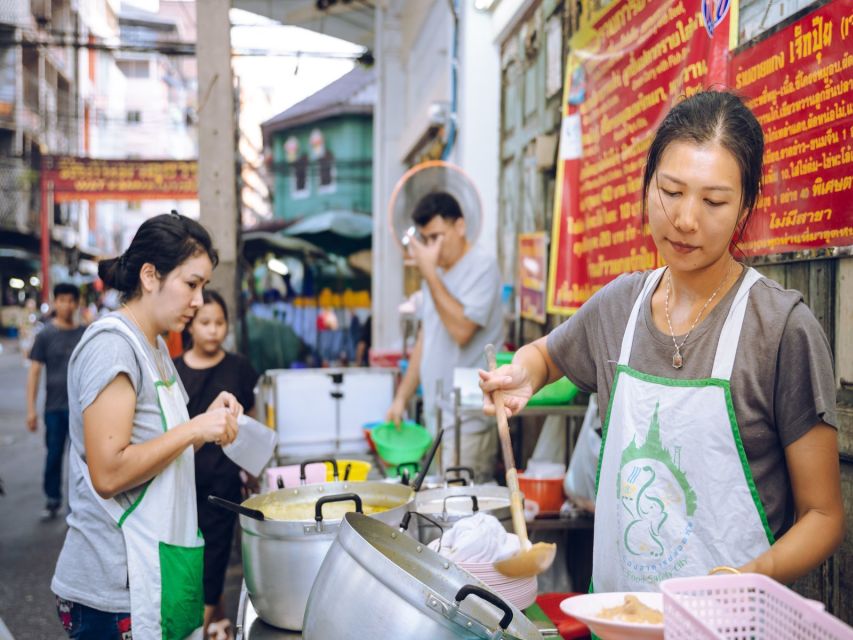 Bangkok: Talad Noi Hidden Gems & Street Food Adventure - Crossing toward Chinatown