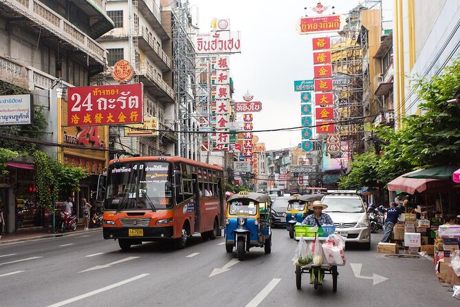 Bangkok Tuk-Tuk Tour by Night with Chinatown Street Food Meal - Key points at a glance