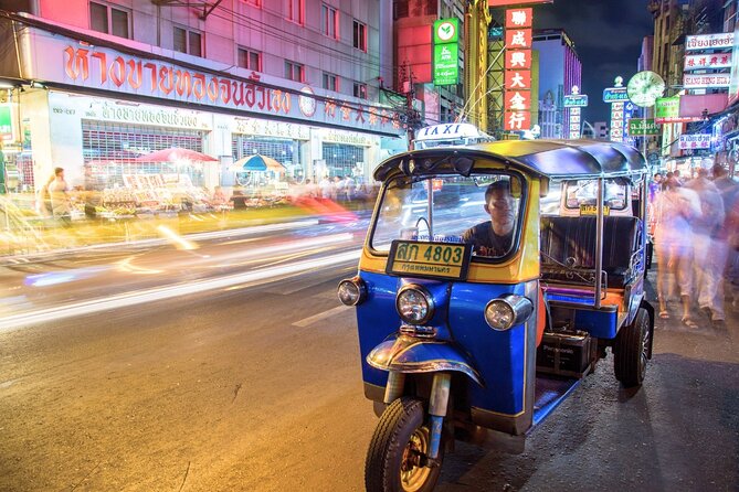Bangkok Tuk-Tuk Tour by Night with Chinatown Street Food Meal - The Giant Swing and Wat Suthat