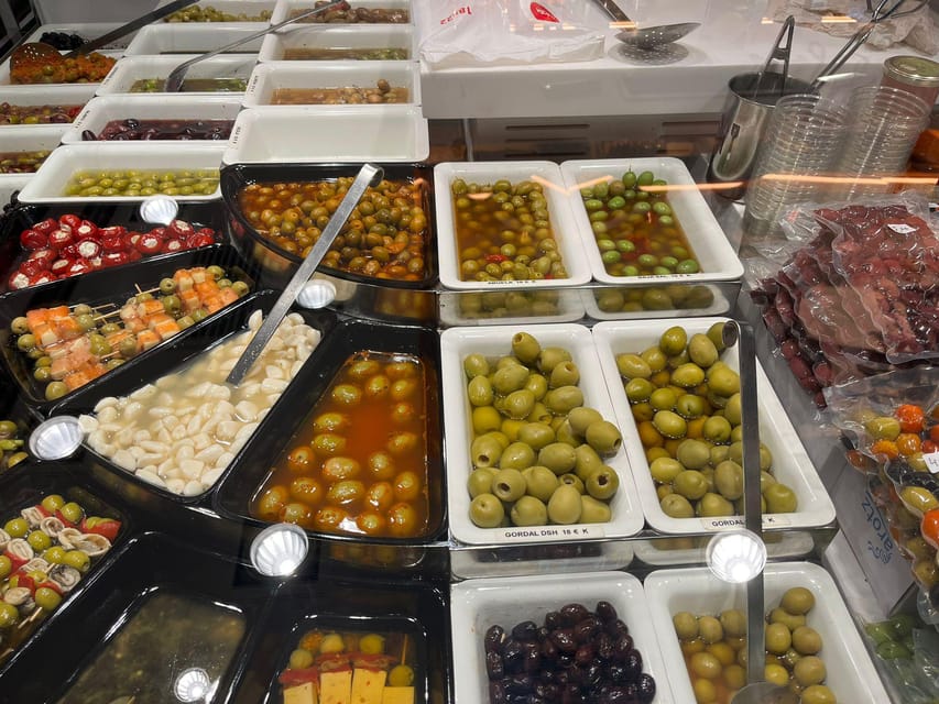 Barcelona: Local Market & Street Food Walking Tour - The guides make the difference