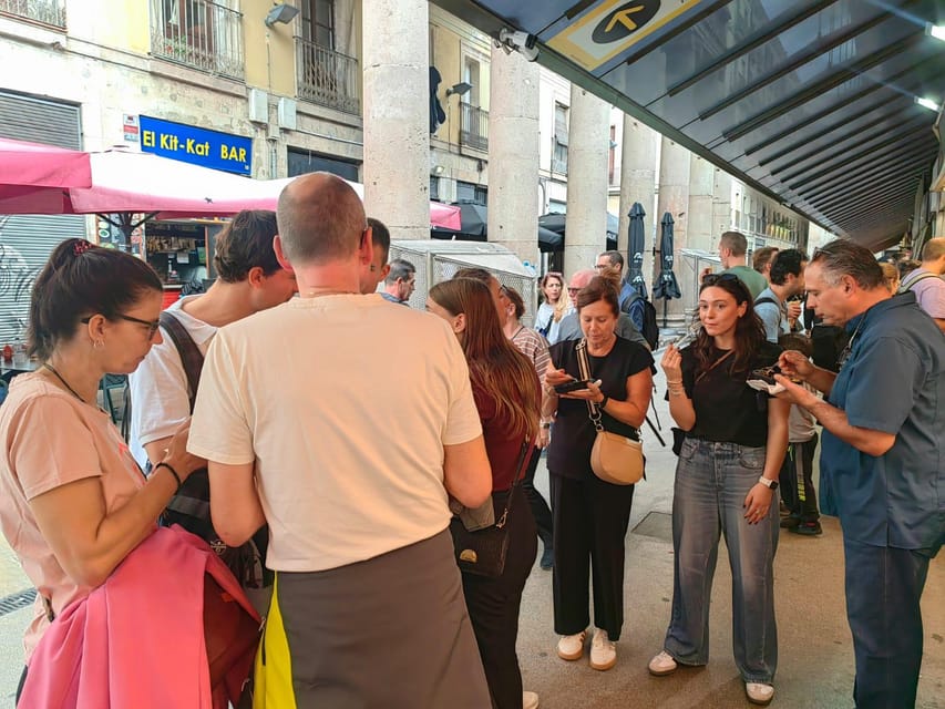 Barcelona: Local Market & Street Food Walking Tour - Who should book this 2.5-hour experience?