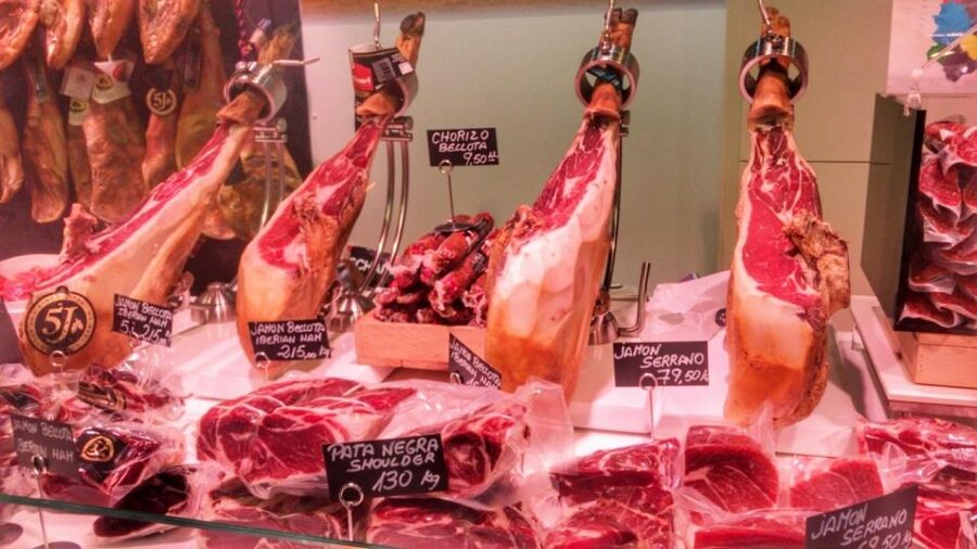 Barcelona: Street Food & Sightseeing Tour with Local Market - A family-run business and local food advice
