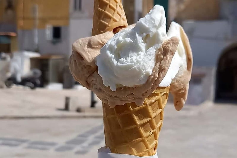 Bari: The Ultimate Street Food Tour with a Local - The octopus sandwich changes the rhythm