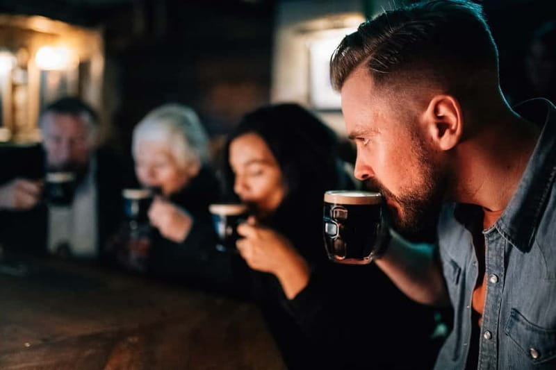 Belfast: Guided Craft Beer and Street Food Tour - Street food that breaks up the tastings