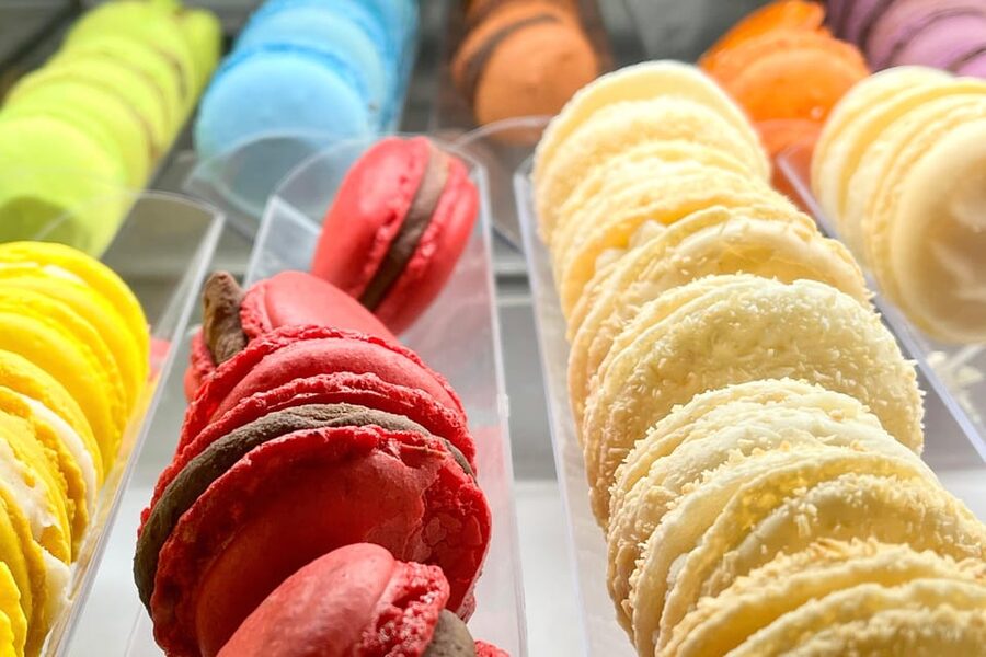 Berlin: Guided Street Food & Cultural Walking Tour - Street art and food in Prenzlauer Berg