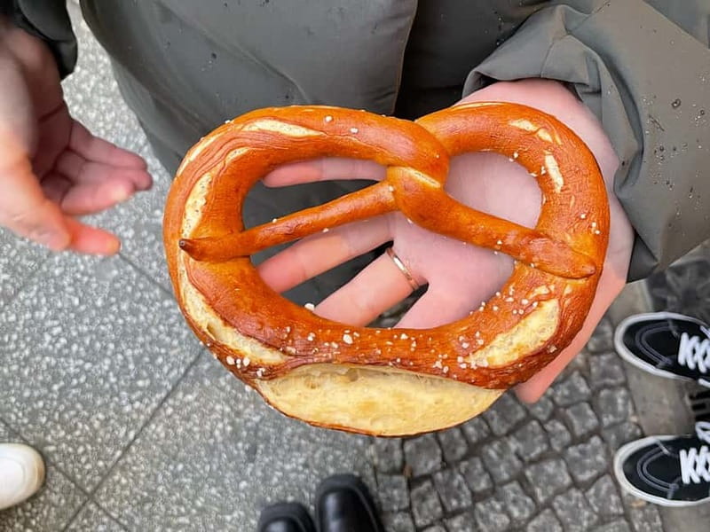 Berlin: Guided Street Food Tour with Tastings - Key points at a glance