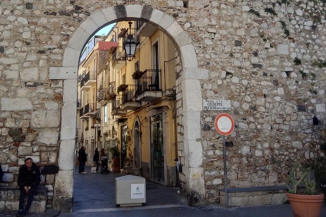 Best of Godfather and Taormina Tour with Street Food Tasting - Forza d’Agro and the view beyond the movie