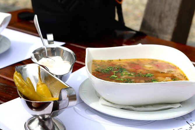 Bite your way through Timisoara - Timisoara's Street Food Tour - Piața Sfântul Gheorghe and a Romanian breakfast