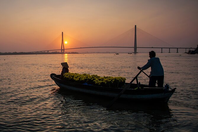 Boat tour on Mekong river see the sunset, small canal, Vegan dinner, street food - Vegan dinner, or the package without dinner