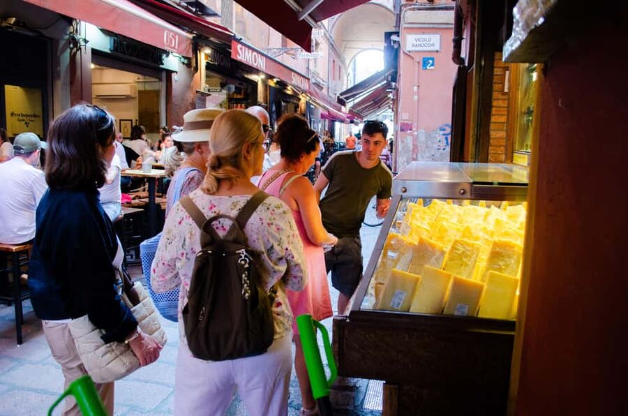 Bologna: Street Food Tour in the Historic Center - Starting at Neptune’s Fountain