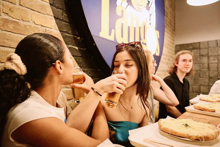 Budapest: Guided Street Food Tour with Sweet Wine - Starting at Kazinczy Street Synagogue