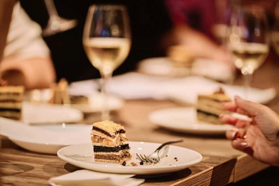 Budapest: Guided Street Food Tour with Sweet Wine - Finishing with Flódni