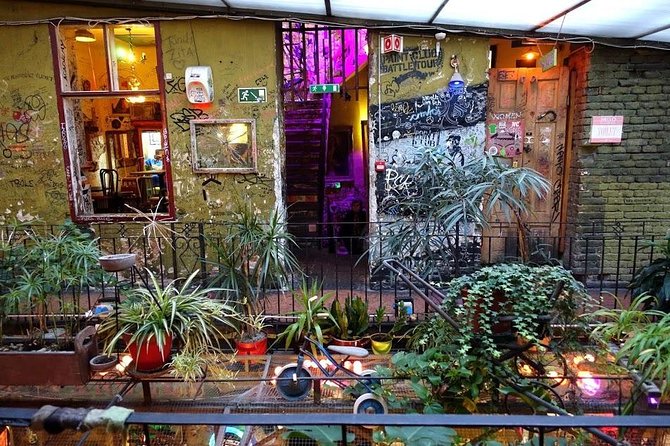 Budapest Ruin Bars Evening Walking Tour with Drinks & Snacks - Drinks and snacks make the price easier to judge