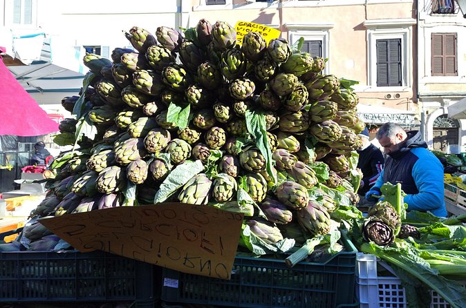 Campo de' Fiori & Jewish Ghetto Rome Street Food & Walking Tour - Entering Romes Jewish Ghetto