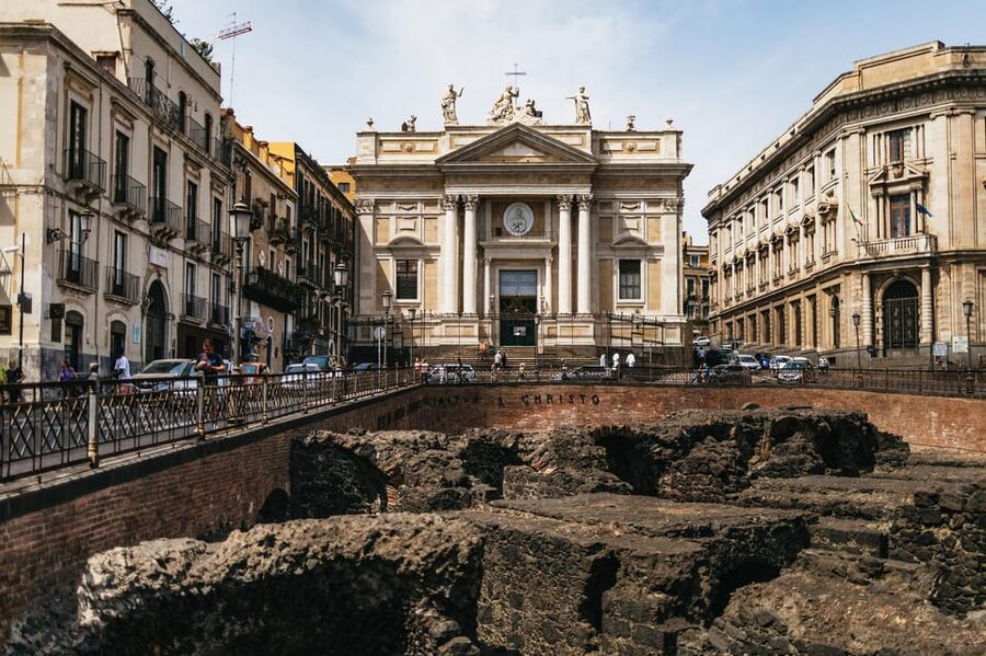 Catania: Guided Street Food Walking Tour - Villa Bellini and the final sweet choice
