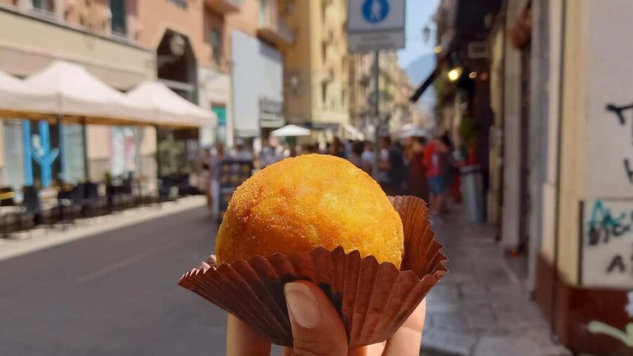 Catania: Street Food Guided Walking Tour - Cannolo, granita, and a sweet finish