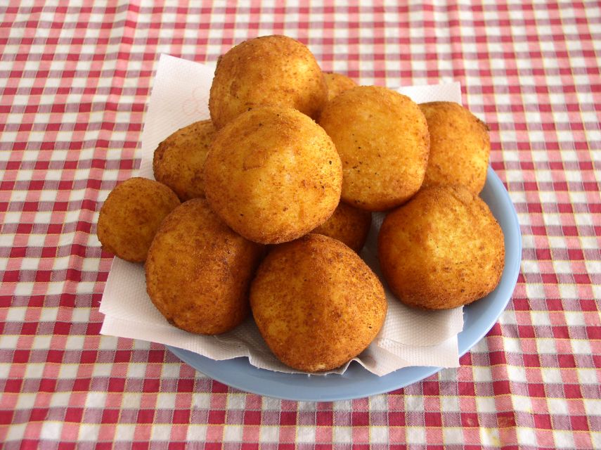 Catania: Street Food Walking Tour - Starting beneath Catania’s elephant statue