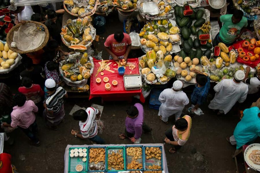 Cebu: Street Food Tour with Local Guide - Carbon Market: the most grounded stop